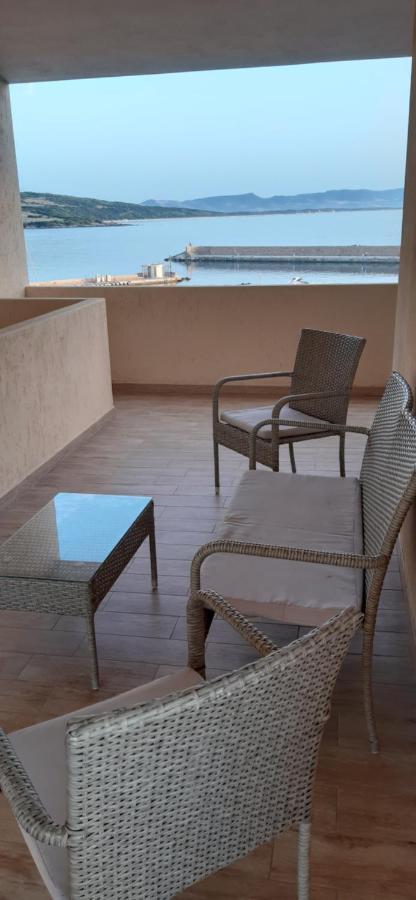 Fronte Mare Attico Indipendente Ed Esclusivo Con Terrazza Panoramica Apartment Isola Rossa Exterior photo