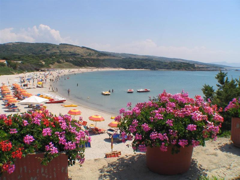 Fronte Mare Attico Indipendente Ed Esclusivo Con Terrazza Panoramica Apartment Isola Rossa Exterior photo